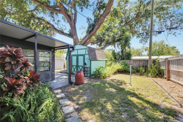 4512 BRAY ROAD, TAMPA, Florida 33634, 2 Bedrooms Bedrooms, ,2 BathroomsBathrooms,Residential,For Sale,BRAY,MFRT3529064