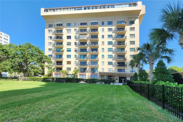 2109 BAYSHORE BOULEVARD, TAMPA, Florida 33606, 1 Bedroom Bedrooms, ,1 BathroomBathrooms,Residential,For Sale,BAYSHORE,MFRT3529645