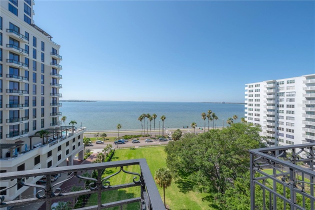 2109 BAYSHORE BOULEVARD, TAMPA, Florida 33606, 1 Bedroom Bedrooms, ,1 BathroomBathrooms,Residential,For Sale,BAYSHORE,MFRT3529645