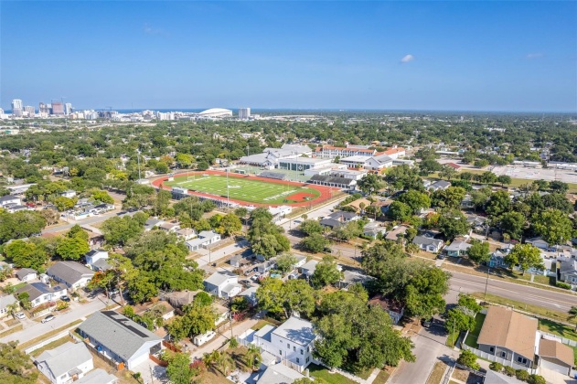 929 27TH STREET, SAINT PETERSBURG, Florida 33713, 4 Bedrooms Bedrooms, ,3 BathroomsBathrooms,Residential,For Sale,27TH,MFRU8244380