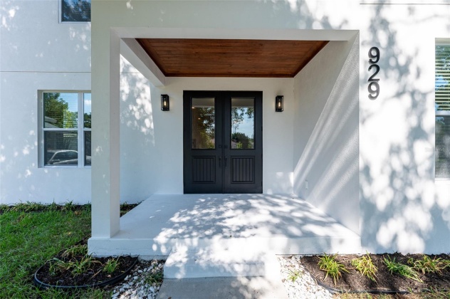 929 27TH STREET, SAINT PETERSBURG, Florida 33713, 4 Bedrooms Bedrooms, ,3 BathroomsBathrooms,Residential,For Sale,27TH,MFRU8244380