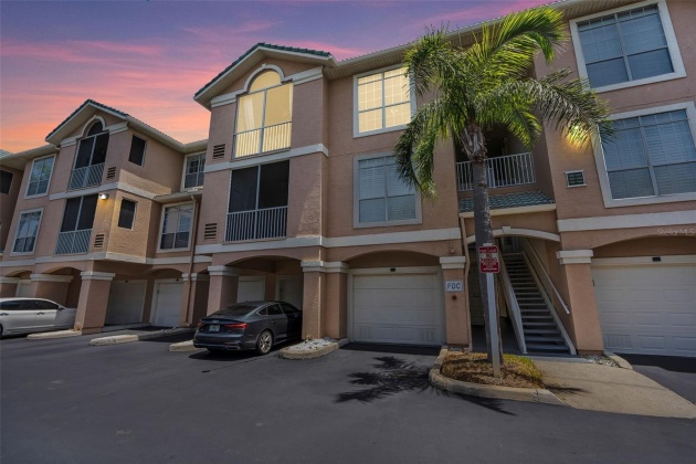 5305 BAY CLUB CIRCLE, TAMPA, Florida 33607, 2 Bedrooms Bedrooms, ,2 BathroomsBathrooms,Residential,For Sale,BAY CLUB,MFRT3529834