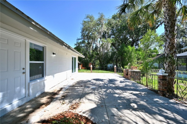 8019 CARDINAL DRIVE, TAMPA, Florida 33617, 5 Bedrooms Bedrooms, ,4 BathroomsBathrooms,Residential,For Sale,CARDINAL,MFRO6209210