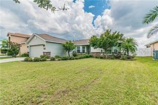 10915 DUNSCORE COTTAGE WAY, WIMAUMA, Florida 33598, 3 Bedrooms Bedrooms, ,2 BathroomsBathrooms,Residential,For Sale,DUNSCORE COTTAGE,MFRU8244574