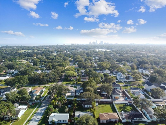 272 40TH AVENUE, ST PETERSBURG, Florida 33703, 3 Bedrooms Bedrooms, ,2 BathroomsBathrooms,Residential,For Sale,40TH,MFRU8221684