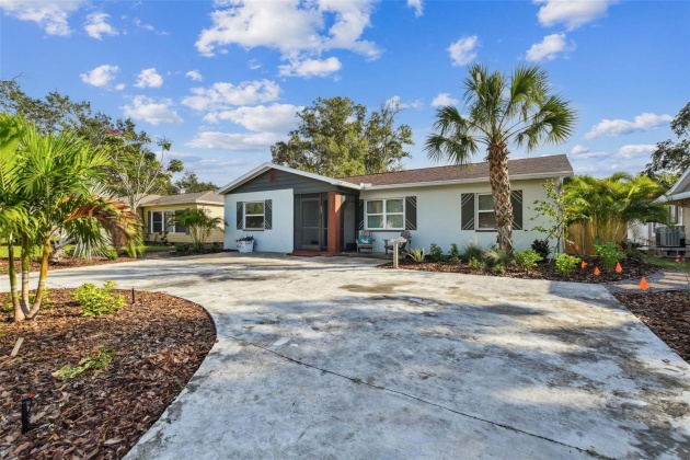 272 40TH AVENUE, ST PETERSBURG, Florida 33703, 3 Bedrooms Bedrooms, ,2 BathroomsBathrooms,Residential,For Sale,40TH,MFRU8221684