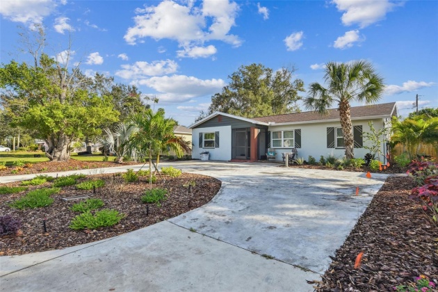 272 40TH AVENUE, ST PETERSBURG, Florida 33703, 3 Bedrooms Bedrooms, ,2 BathroomsBathrooms,Residential,For Sale,40TH,MFRU8221684