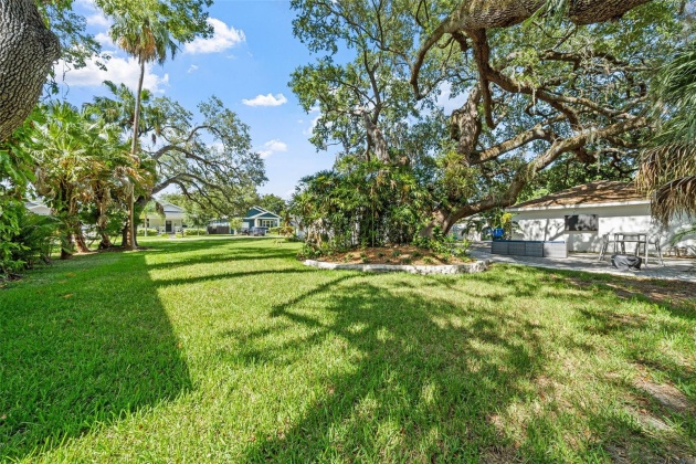 802 CORAL STREET, TAMPA, Florida 33602, 3 Bedrooms Bedrooms, ,2 BathroomsBathrooms,Residential,For Sale,CORAL,MFRT3529585