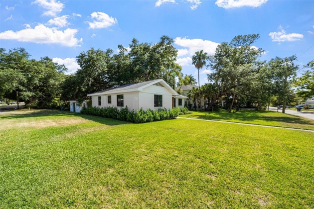 802 CORAL STREET, TAMPA, Florida 33602, 3 Bedrooms Bedrooms, ,2 BathroomsBathrooms,Residential,For Sale,CORAL,MFRT3529585