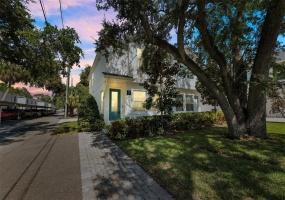 330 TRASK STREET, TAMPA, Florida 33609, 2 Bedrooms Bedrooms, ,2 BathroomsBathrooms,Residential,For Sale,TRASK,MFRA4611932