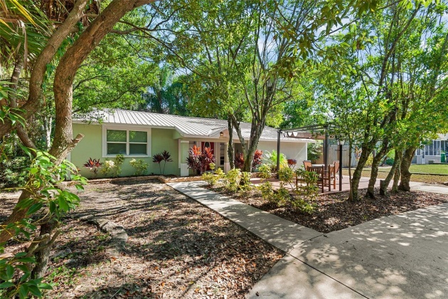 1006 FERN STREET, TAMPA, Florida 33604, 3 Bedrooms Bedrooms, ,2 BathroomsBathrooms,Residential,For Sale,FERN,MFRU8245469