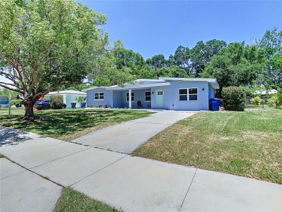 616 11TH STREET, LARGO, Florida 33770, 3 Bedrooms Bedrooms, ,2 BathroomsBathrooms,Residential,For Sale,11TH,MFRU8245423