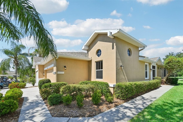 1210 LYNDHURST GREENS DRIVE, SUN CITY CENTER, Florida 33573, 2 Bedrooms Bedrooms, ,2 BathroomsBathrooms,Residential,For Sale,LYNDHURST GREENS,MFRT3530639