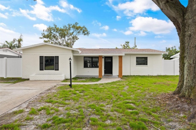 11175 109TH WAY, SEMINOLE, Florida 33778, 4 Bedrooms Bedrooms, ,2 BathroomsBathrooms,Residential,For Sale,109TH,MFRT3532163