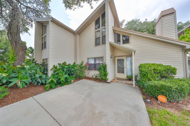 9524 CITRUS GLEN PLACE, TAMPA, Florida 33618, 2 Bedrooms Bedrooms, ,2 BathroomsBathrooms,Residential,For Sale,CITRUS GLEN PLACE,MFRU8245640