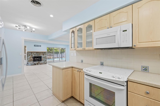 8326 40TH PLACE, SAINT PETERSBURG, Florida 33709, 3 Bedrooms Bedrooms, ,2 BathroomsBathrooms,Residential,For Sale,40TH,MFRT3531767