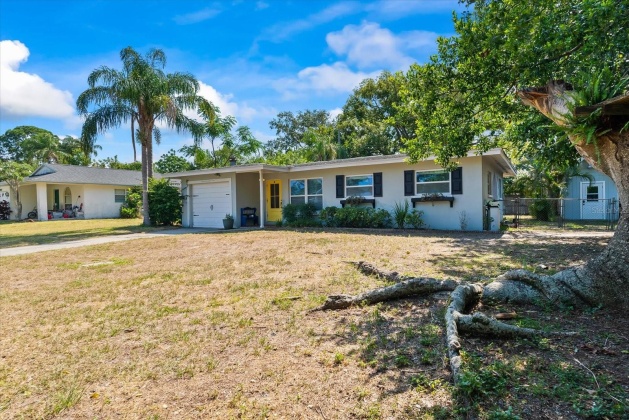 1941 SKYLINE DRIVE, CLEARWATER, Florida 33763, 3 Bedrooms Bedrooms, ,1 BathroomBathrooms,Residential,For Sale,SKYLINE,MFRU8245645