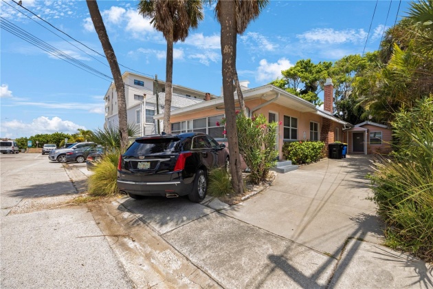 18 HEILWOOD STREET, CLEARWATER BEACH, Florida 33767, 2 Bedrooms Bedrooms, ,2 BathroomsBathrooms,Residential,For Sale,HEILWOOD,MFRU8243409