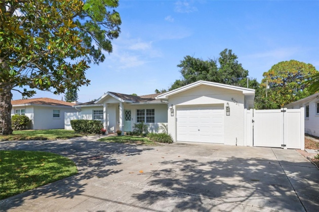 9031 2ND STREET, SAINT PETERSBURG, Florida 33702, 3 Bedrooms Bedrooms, ,2 BathroomsBathrooms,Residential,For Sale,2ND,MFRU8245618