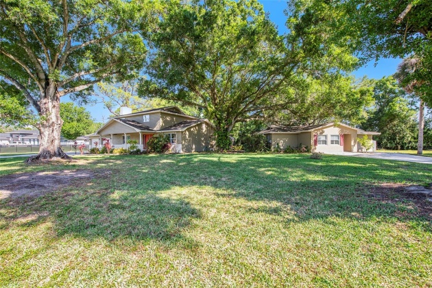 12805 HORSESHOE ROAD, TAMPA, Florida 33626, 5 Bedrooms Bedrooms, ,3 BathroomsBathrooms,Residential,For Sale,HORSESHOE,MFRT3519035