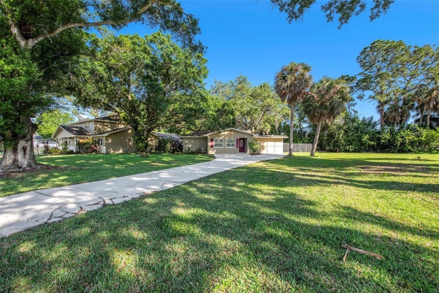 12805 HORSESHOE ROAD, TAMPA, Florida 33626, 5 Bedrooms Bedrooms, ,3 BathroomsBathrooms,Residential,For Sale,HORSESHOE,MFRT3519035