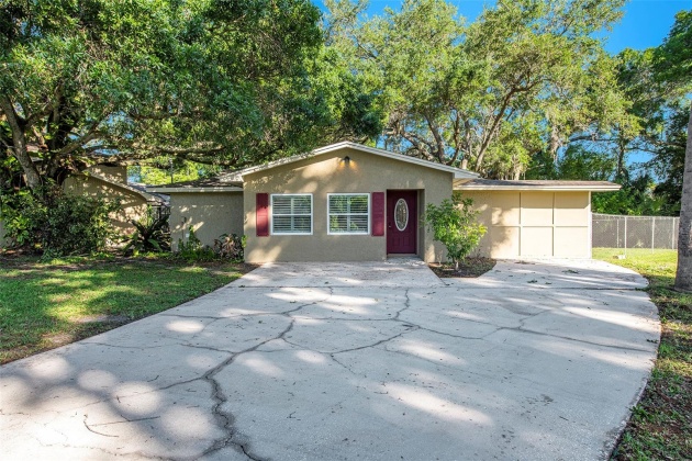 12805 HORSESHOE ROAD, TAMPA, Florida 33626, 5 Bedrooms Bedrooms, ,3 BathroomsBathrooms,Residential,For Sale,HORSESHOE,MFRT3519035