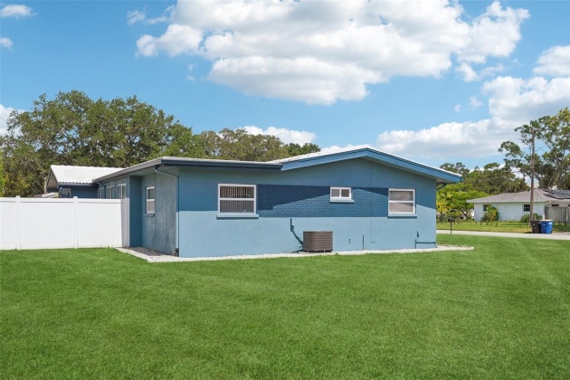 20 NEPTUNE AVENUE, CLEARWATER, Florida 33765, 3 Bedrooms Bedrooms, ,3 BathroomsBathrooms,Residential,For Sale,NEPTUNE,MFRU8245131