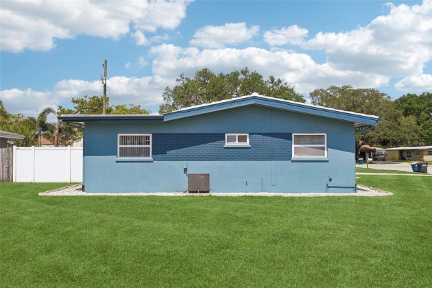 20 NEPTUNE AVENUE, CLEARWATER, Florida 33765, 3 Bedrooms Bedrooms, ,3 BathroomsBathrooms,Residential,For Sale,NEPTUNE,MFRU8245131