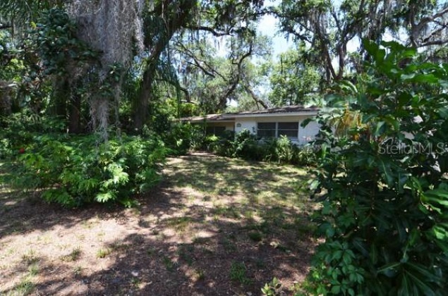 1697 VELMA DRIVE, LARGO, Florida 33770, 2 Bedrooms Bedrooms, ,2 BathroomsBathrooms,Residential,For Sale,VELMA,MFRU8245775