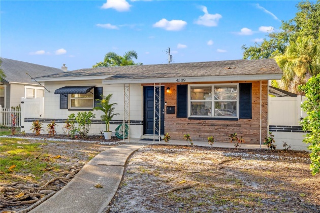 4509 2ND AVE N AVENUE, ST PETERSBURG, Florida 33713, 2 Bedrooms Bedrooms, ,1 BathroomBathrooms,Residential,For Sale,2ND AVE N,MFRT3532465