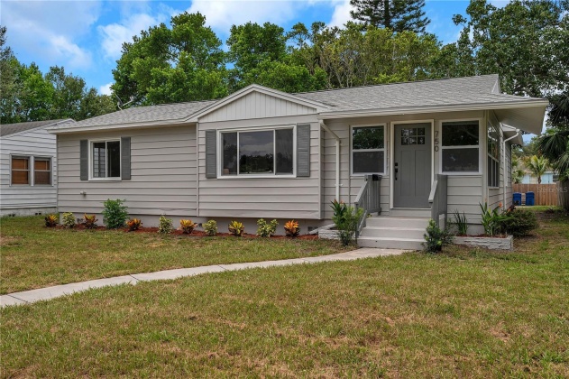 750 40TH AVENUE, SAINT PETERSBURG, Florida 33703, 3 Bedrooms Bedrooms, ,2 BathroomsBathrooms,Residential,For Sale,40TH,MFRU8245758