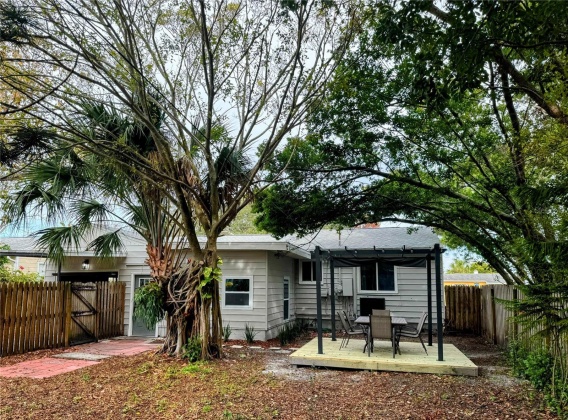 750 40TH AVENUE, SAINT PETERSBURG, Florida 33703, 3 Bedrooms Bedrooms, ,2 BathroomsBathrooms,Residential,For Sale,40TH,MFRU8245758