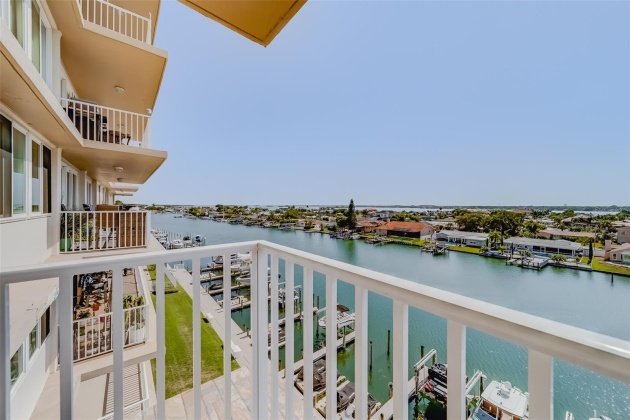 223 ISLAND WAY, CLEARWATER BEACH, Florida 33767, 2 Bedrooms Bedrooms, ,2 BathroomsBathrooms,Residential,For Sale,ISLAND,MFRU8245851