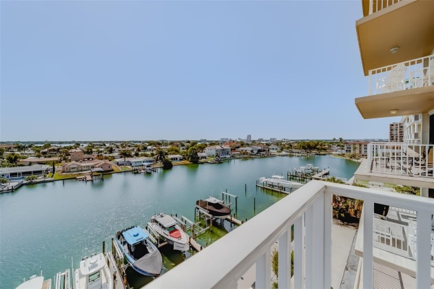 223 ISLAND WAY, CLEARWATER BEACH, Florida 33767, 2 Bedrooms Bedrooms, ,2 BathroomsBathrooms,Residential,For Sale,ISLAND,MFRU8245851