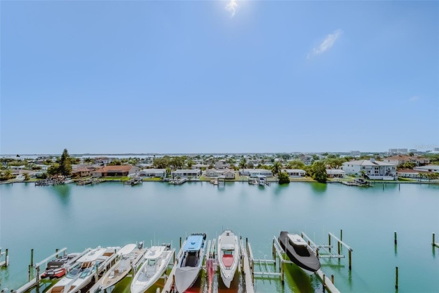 223 ISLAND WAY, CLEARWATER BEACH, Florida 33767, 2 Bedrooms Bedrooms, ,2 BathroomsBathrooms,Residential,For Sale,ISLAND,MFRU8245851