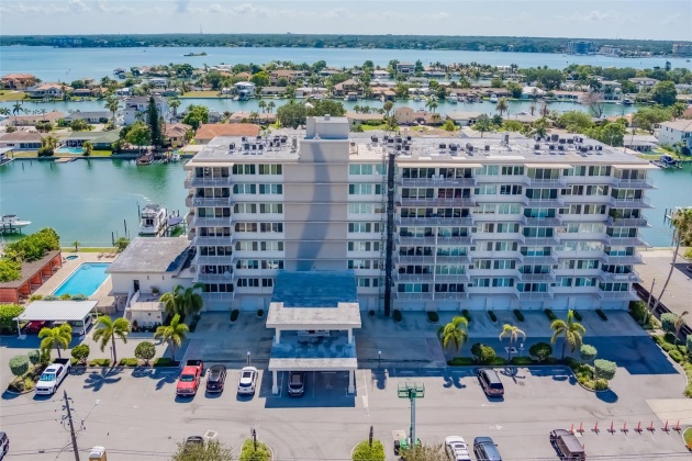 223 ISLAND WAY, CLEARWATER BEACH, Florida 33767, 2 Bedrooms Bedrooms, ,2 BathroomsBathrooms,Residential,For Sale,ISLAND,MFRU8245851