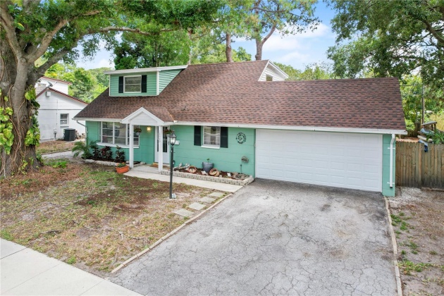 14949 NEWPORT ROAD, CLEARWATER, Florida 33764, 4 Bedrooms Bedrooms, ,2 BathroomsBathrooms,Residential,For Sale,NEWPORT,MFRU8245520