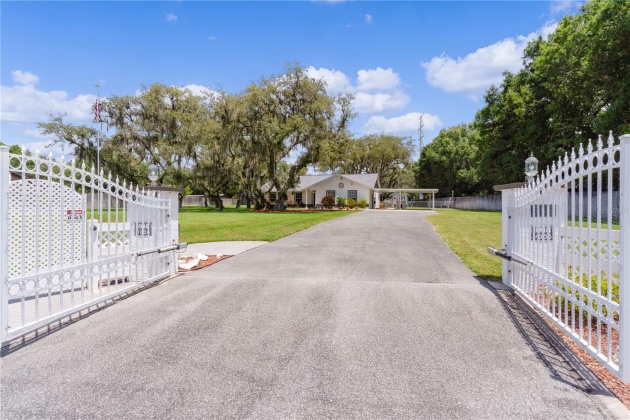 31919 HEDGEROW DRIVE, WESLEY CHAPEL, Florida 33543, 3 Bedrooms Bedrooms, ,2 BathroomsBathrooms,Residential,For Sale,HEDGEROW,MFRG5082538