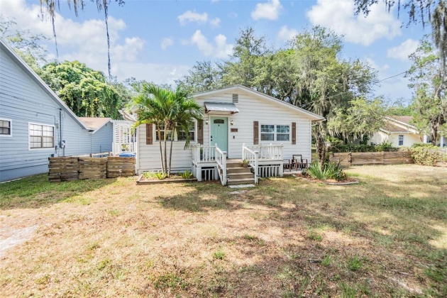 2009 VILLAGE AVENUE, TAMPA, Florida 33612, 2 Bedrooms Bedrooms, ,2 BathroomsBathrooms,Residential,For Sale,VILLAGE,MFRT3532097