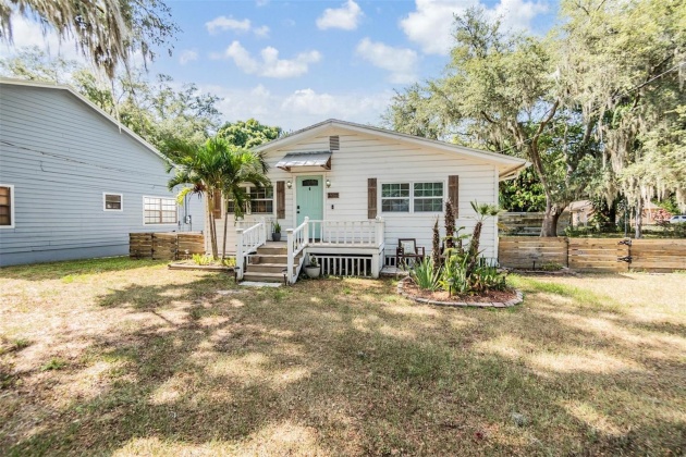 2009 VILLAGE AVENUE, TAMPA, Florida 33612, 2 Bedrooms Bedrooms, ,2 BathroomsBathrooms,Residential,For Sale,VILLAGE,MFRT3532097