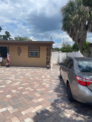 4705 TOWN N COUNTRY BOULEVARD, TAMPA, Florida 33615, 3 Bedrooms Bedrooms, ,1 BathroomBathrooms,Residential,For Sale,TOWN N COUNTRY,MFRU8245765