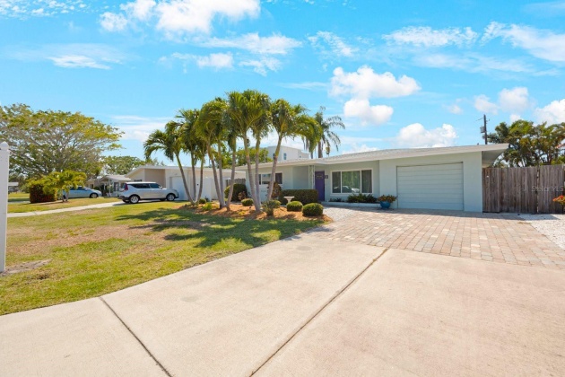 304 160TH TERRACE, REDINGTON BEACH, Florida 33708, 3 Bedrooms Bedrooms, ,2 BathroomsBathrooms,Residential,For Sale,160TH,MFRU8245868