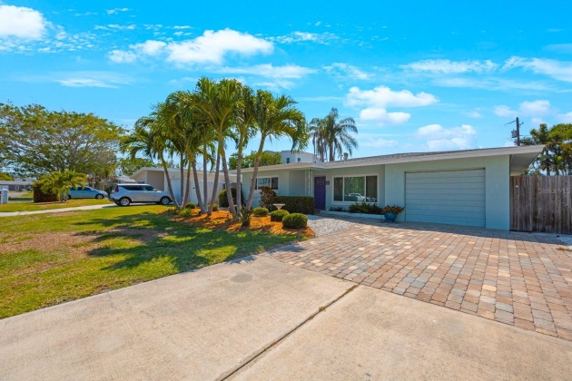 304 160TH TERRACE, REDINGTON BEACH, Florida 33708, 3 Bedrooms Bedrooms, ,2 BathroomsBathrooms,Residential,For Sale,160TH,MFRU8245868