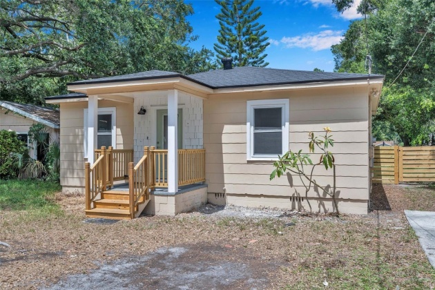 905 10TH STREET, LARGO, Florida 33770, 2 Bedrooms Bedrooms, ,1 BathroomBathrooms,Residential,For Sale,10TH,MFRU8245306