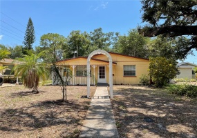 5220 11TH AVENUE, SAINT PETERSBURG, Florida 33710, 2 Bedrooms Bedrooms, ,2 BathroomsBathrooms,Residential,For Sale,11TH,MFRU8245188