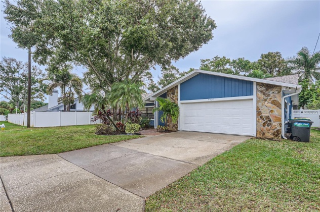 9737 135TH STREET, SEMINOLE, Florida 33776, 5 Bedrooms Bedrooms, ,3 BathroomsBathrooms,Residential,For Sale,135TH,MFRU8245903