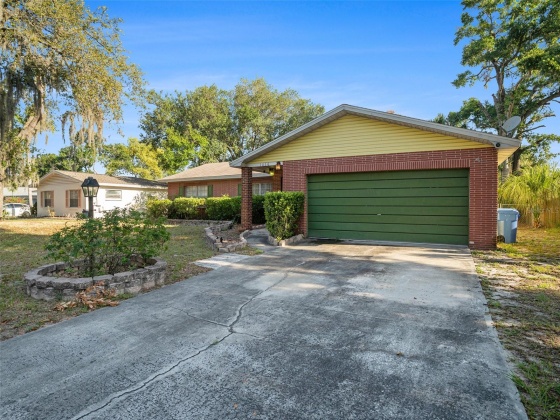 1016 HALLWOOD LOOP, BRANDON, Florida 33511, 3 Bedrooms Bedrooms, ,2 BathroomsBathrooms,Residential,For Sale,HALLWOOD,MFRT3532782