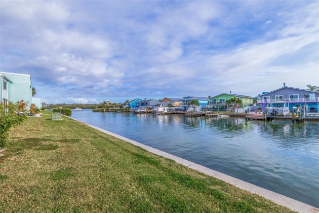 1 WINDRUSH BOULEVARD, INDIAN ROCKS BEACH, Florida 33785, 3 Bedrooms Bedrooms, ,2 BathroomsBathrooms,Residential,For Sale,WINDRUSH,MFRU8225690