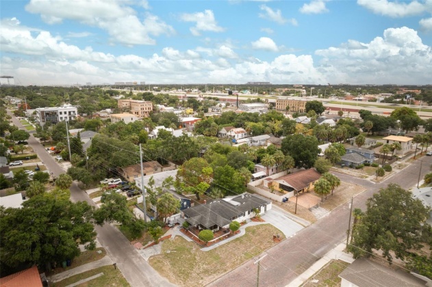 1102 ALBANY AVENUE, TAMPA, Florida 33607, 4 Bedrooms Bedrooms, ,2 BathroomsBathrooms,Residential,For Sale,ALBANY,MFRT3533073