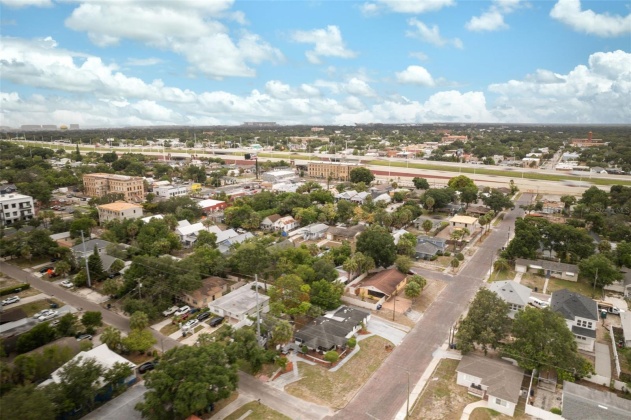 1102 ALBANY AVENUE, TAMPA, Florida 33607, 4 Bedrooms Bedrooms, ,2 BathroomsBathrooms,Residential,For Sale,ALBANY,MFRT3533073